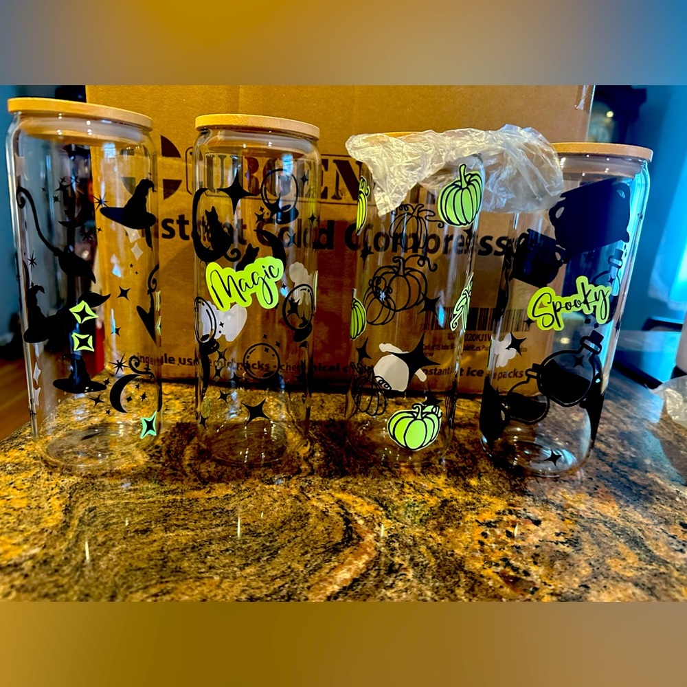 Set of 4 Halloween Glasses w/Straws